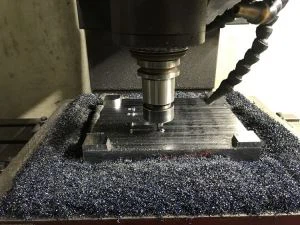 プラスチック射出成形金型メーカー